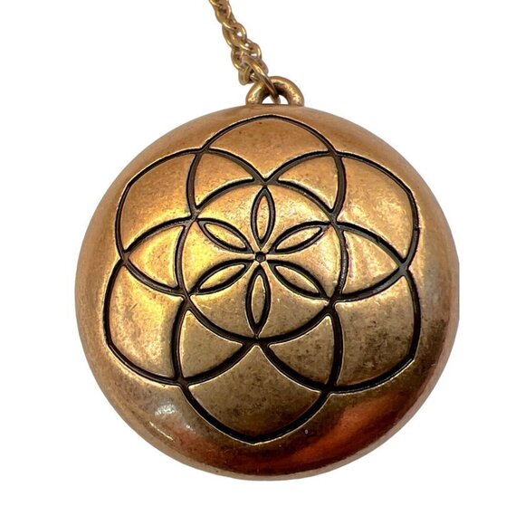 Vintage-Inspired Floral Medallion Necklace & Crystal-Studded Bracelet Set.  C5 - Picture 14 of 15